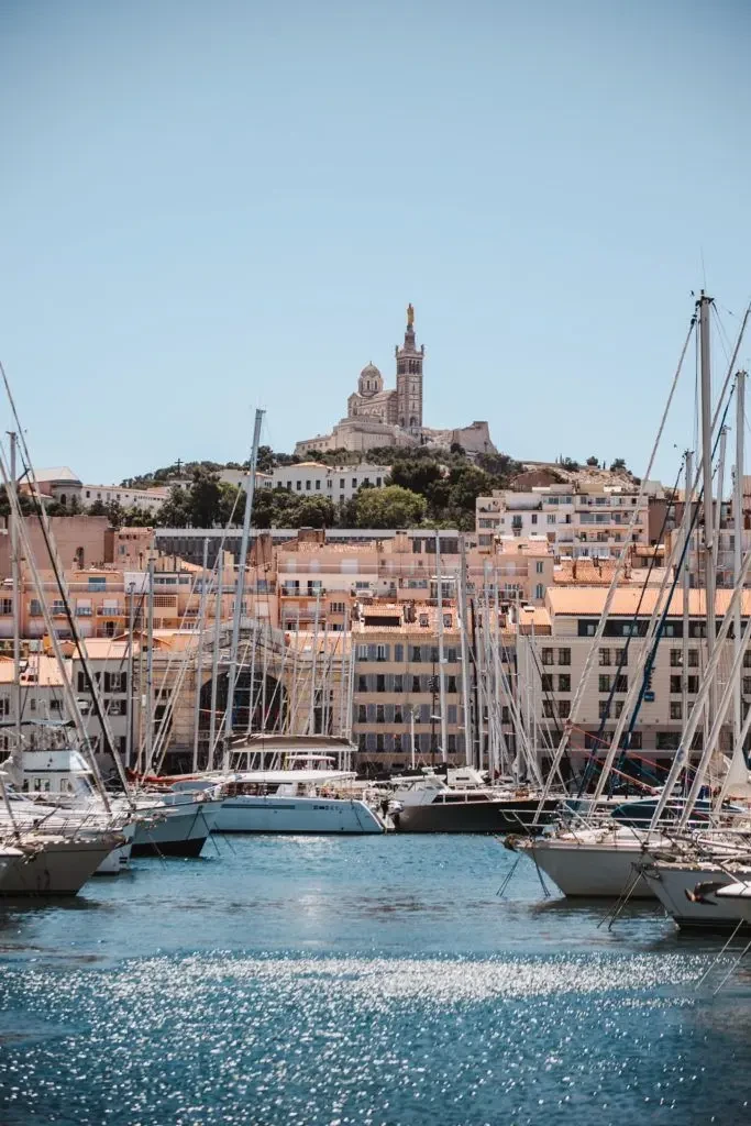 Batteaux amarrés dans le port de Marseille